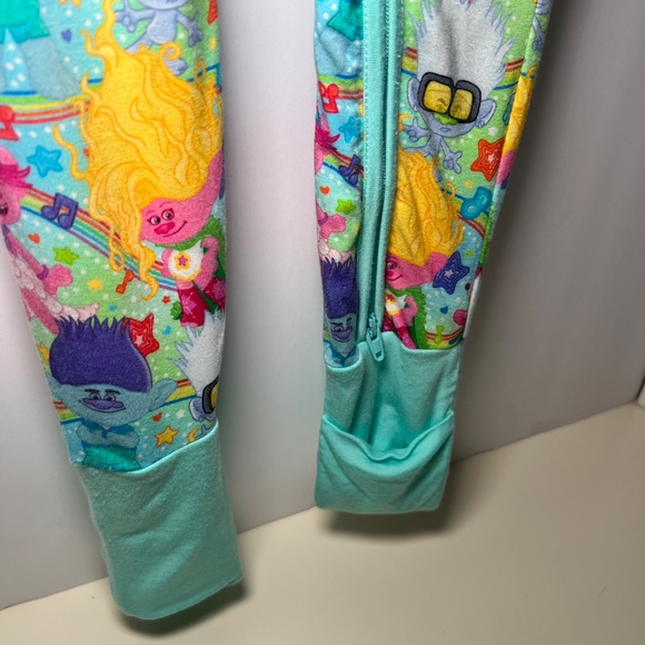 Trolls Sold Out Print Bamboo Bliss Zippy Feet Grips 6/12 Months - Picture 3 of 7